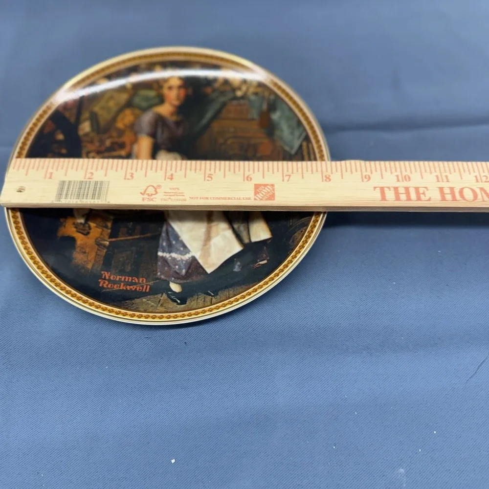 Norman Rockwell DREAMING IN THE ATTIC 1981 Rediscovered Women Collector Plate
